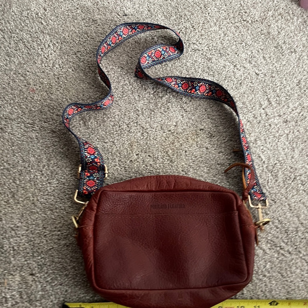 Portland Leather Crossbody Bag with Adjustable Strap